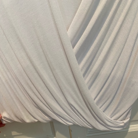 Lovers + Friends- white surpluses tee. Size small - Picture 5 of 6